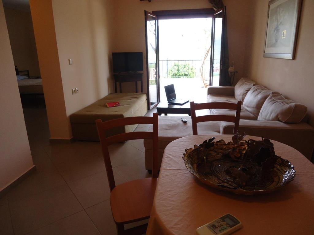 Apartament Almini Plataria